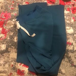 Women’s Figs scrub pants